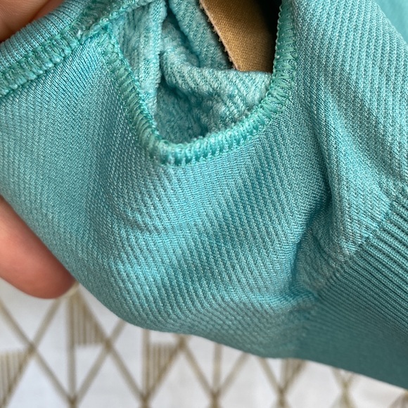 Gym Shark Ultra Seamless Teal Sports Bra - Picture 11 of 11